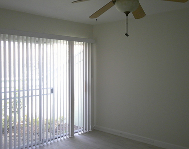 1350 Se La Haven Court - Photo Thumbnail 12