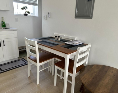 817 Tyler Street - Photo Thumbnail 7
