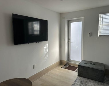 817 Tyler Street - Photo Thumbnail 2