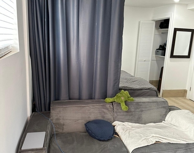 817 Tyler Street - Photo Thumbnail 5