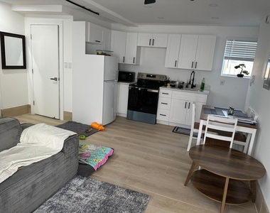 817 Tyler Street - Photo Thumbnail 3