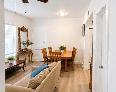 817 Tyler Street - Photo Thumbnail 8