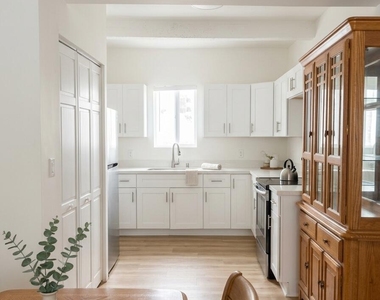 817 Tyler Street - Photo Thumbnail 5