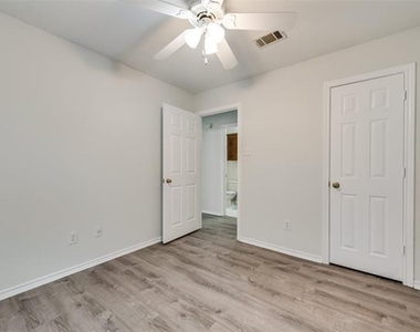 109 Brockway Drive - Photo Thumbnail 14