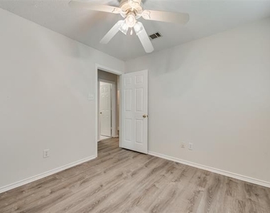 109 Brockway Drive - Photo Thumbnail 13