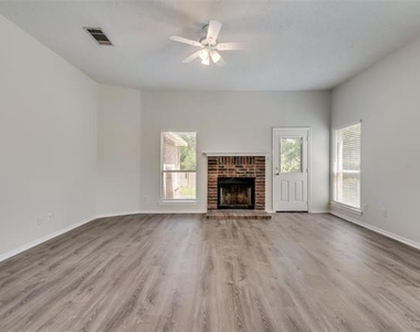 109 Brockway Drive - Photo Thumbnail 4