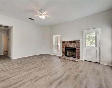 109 Brockway Drive - Photo Thumbnail 2