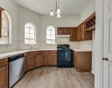 109 Brockway Drive - Photo Thumbnail 8