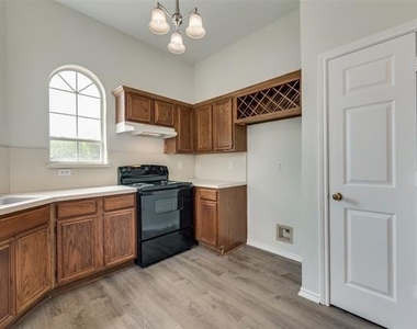109 Brockway Drive - Photo Thumbnail 5