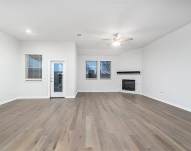 1820 Briar Rose Drive - Photo Thumbnail 4