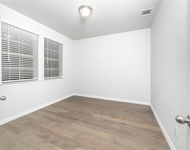 1820 Briar Rose Drive - Photo Thumbnail 20