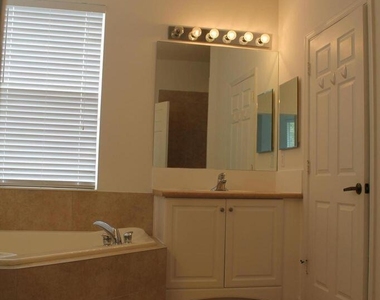 1804 Sw Jamesport Drive - Photo Thumbnail 24
