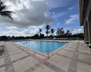 1804 Sw Jamesport Drive - Photo Thumbnail 33
