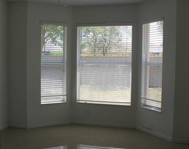 1804 Sw Jamesport Drive - Photo Thumbnail 17