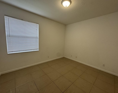 1804 Sw Jamesport Drive - Photo Thumbnail 29