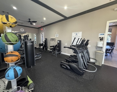 1804 Sw Jamesport Drive - Photo Thumbnail 43
