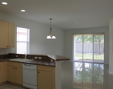 1804 Sw Jamesport Drive - Photo Thumbnail 14