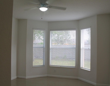 1804 Sw Jamesport Drive - Photo Thumbnail 18