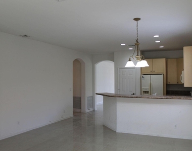 1804 Sw Jamesport Drive - Photo Thumbnail 10