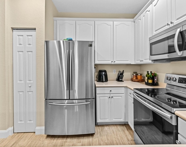 3043 Grandiflora Drive - Photo Thumbnail 17