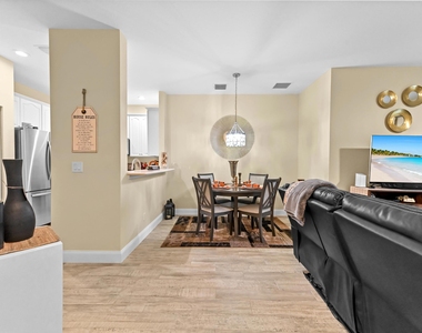 3043 Grandiflora Drive - Photo Thumbnail 4