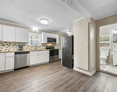 2717 Townsend Drive - Photo Thumbnail 12
