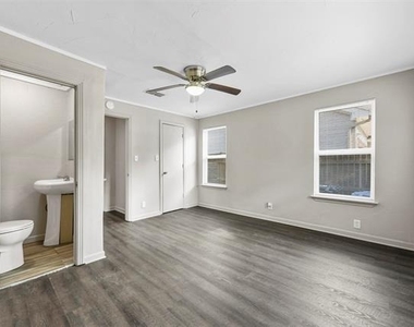 2717 Townsend Drive - Photo Thumbnail 23