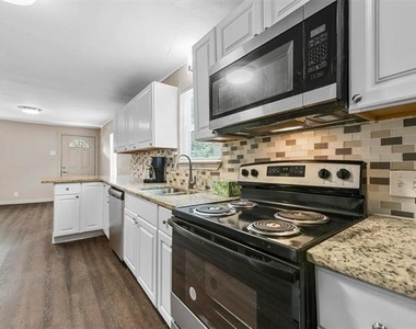 2717 Townsend Drive - Photo Thumbnail 13