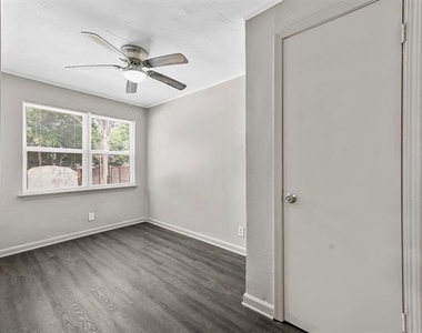 2717 Townsend Drive - Photo Thumbnail 16