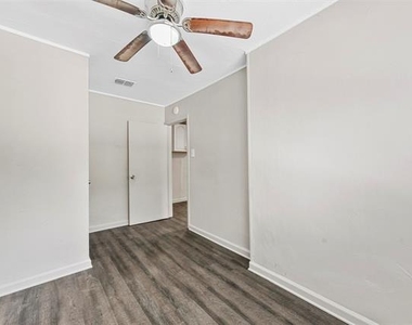 2717 Townsend Drive - Photo Thumbnail 18