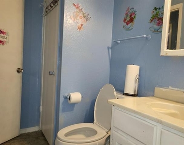 3320 Green Ridge Street - Photo Thumbnail 12