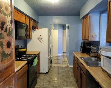 3320 Green Ridge Street - Photo Thumbnail 2