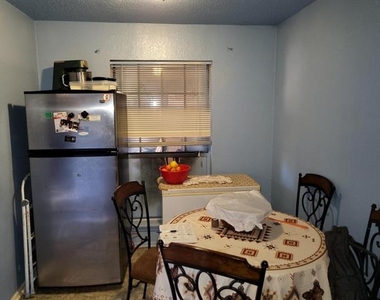3320 Green Ridge Street - Photo Thumbnail 4
