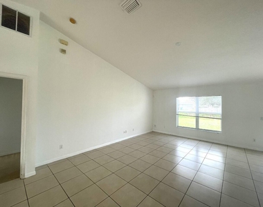 1061 Sw Coleman Avenue - Photo Thumbnail 9