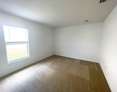 1061 Sw Coleman Avenue - Photo Thumbnail 12