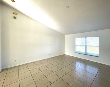 1061 Sw Coleman Avenue - Photo Thumbnail 3