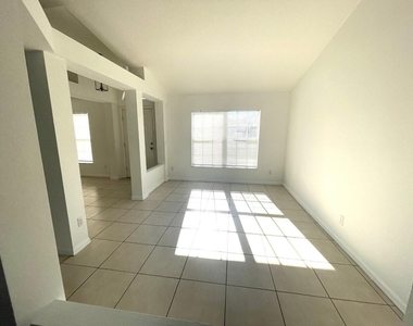 1061 Sw Coleman Avenue - Photo Thumbnail 14