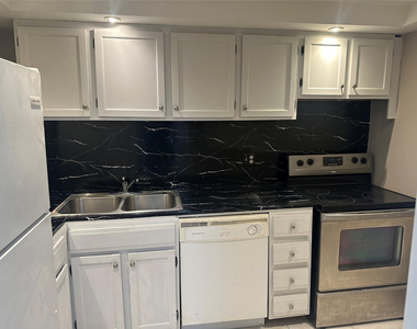 3740 Inverrary Drive - Photo Thumbnail 7