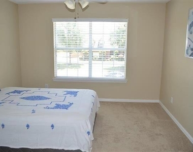 109 Belmont Place Circle - Photo Thumbnail 9