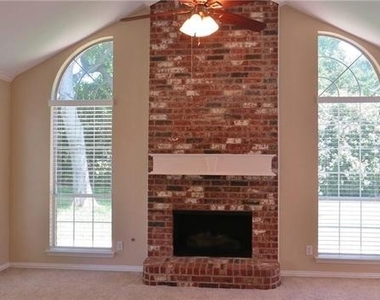 109 Belmont Place Circle - Photo Thumbnail 3