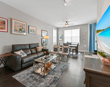 804 E Windward Way - Photo Thumbnail 3