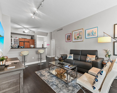 804 E Windward Way - Photo Thumbnail 2
