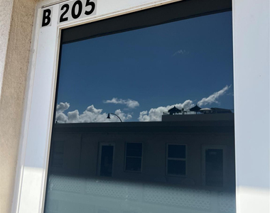 1315 N Ocean Drive - Photo Thumbnail 2
