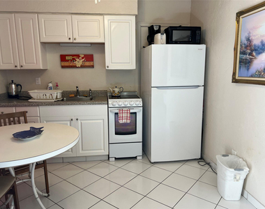 1315 N Ocean Drive - Photo Thumbnail 5