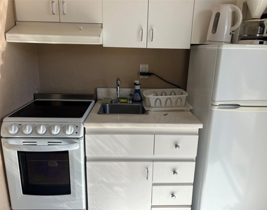 1315 N Ocean Drive - Photo Thumbnail 6