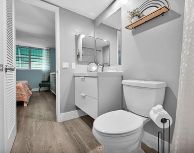 400 Se 10th Street - Photo Thumbnail 14