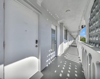 400 Se 10th Street - Photo Thumbnail 23