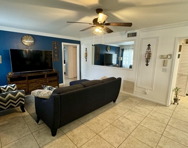 104 Lake Pine Circle - Photo Thumbnail 3