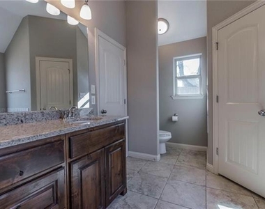721 Smyth Street - Photo Thumbnail 8