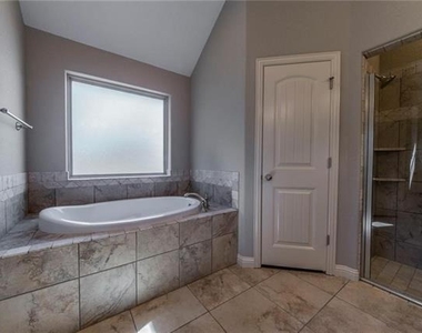 721 Smyth Street - Photo Thumbnail 9